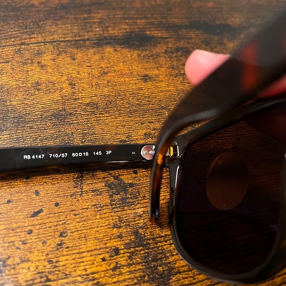 Ray-Ban Boyfriend polarized sunglasses (RB4147). Brown frame/brown lenses - Picture 3 of 10